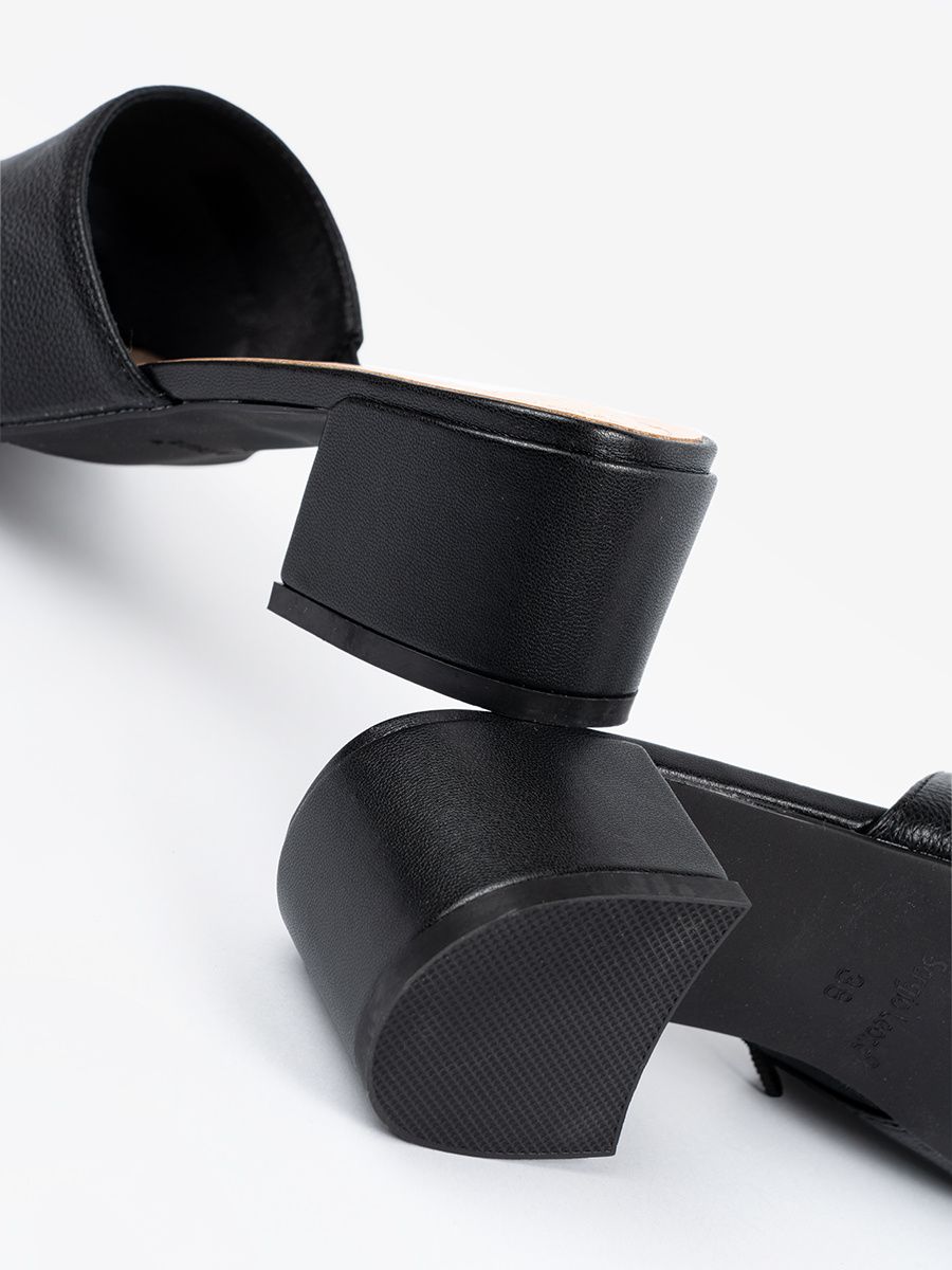 Schwarze Damen-Sandalen mit niedrigem Absatz