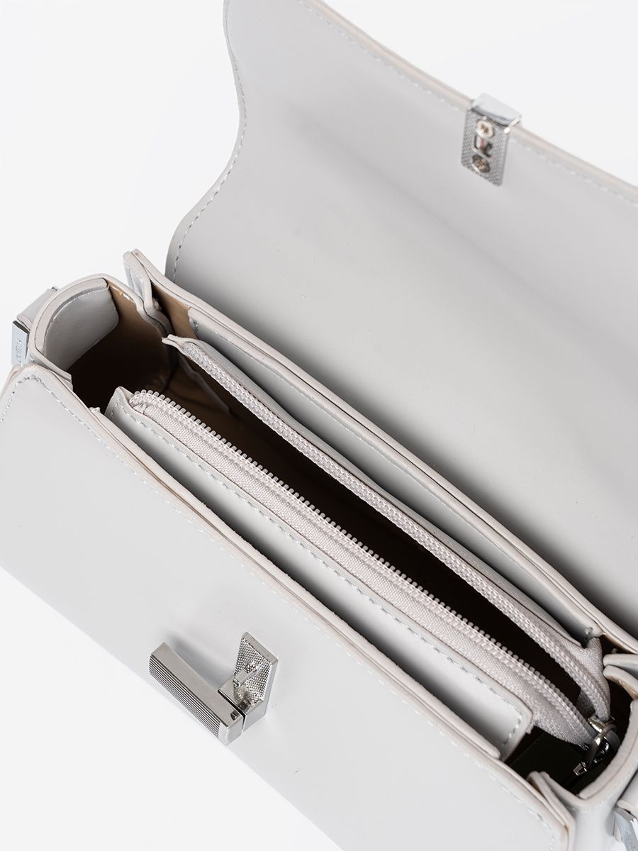 Graue kleine Handtasche mit Henkel