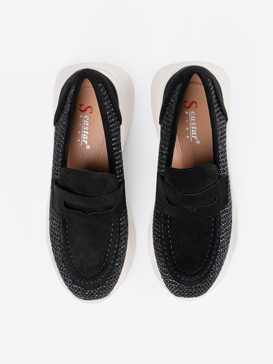Schwarze Halbschuhe mit dicker Sohle
