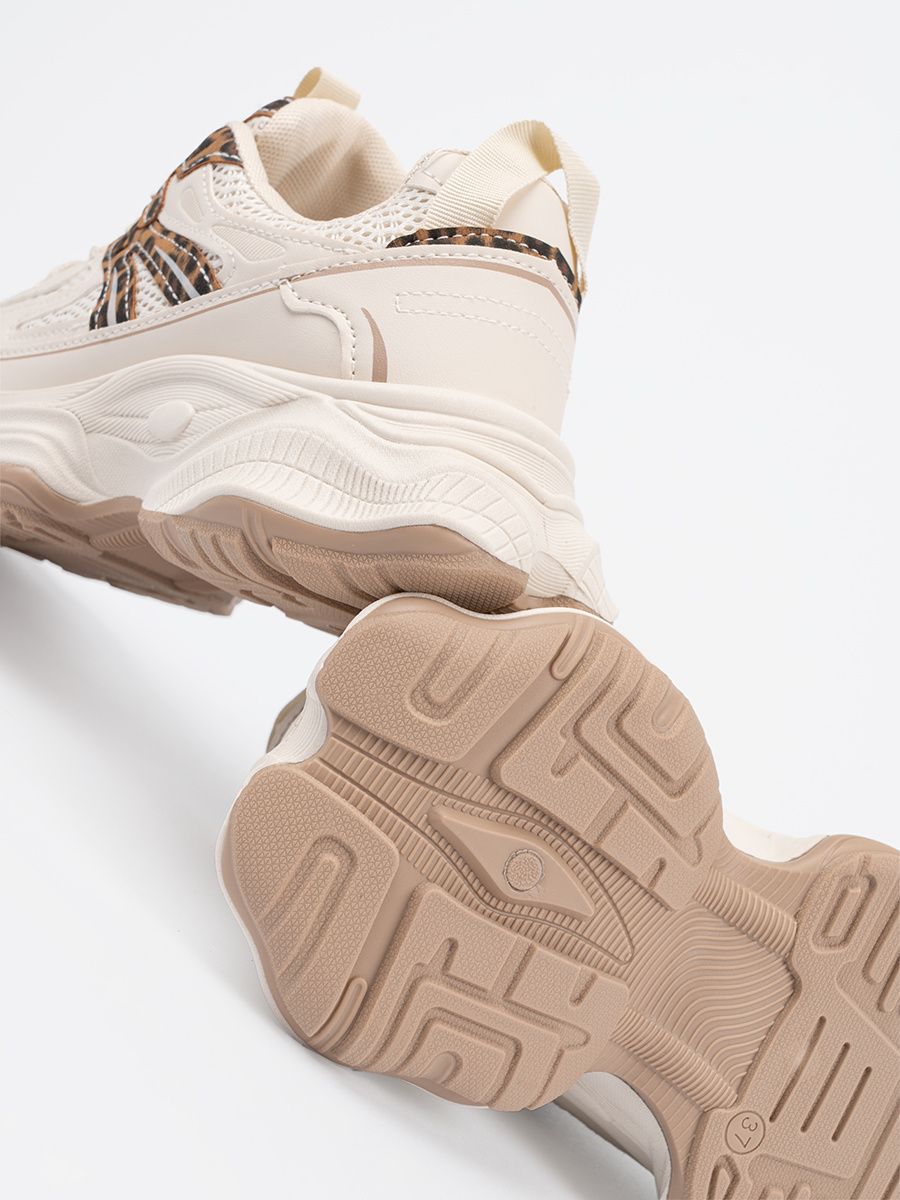 Sneakers mit dicker Sohle im Leopardenmuster