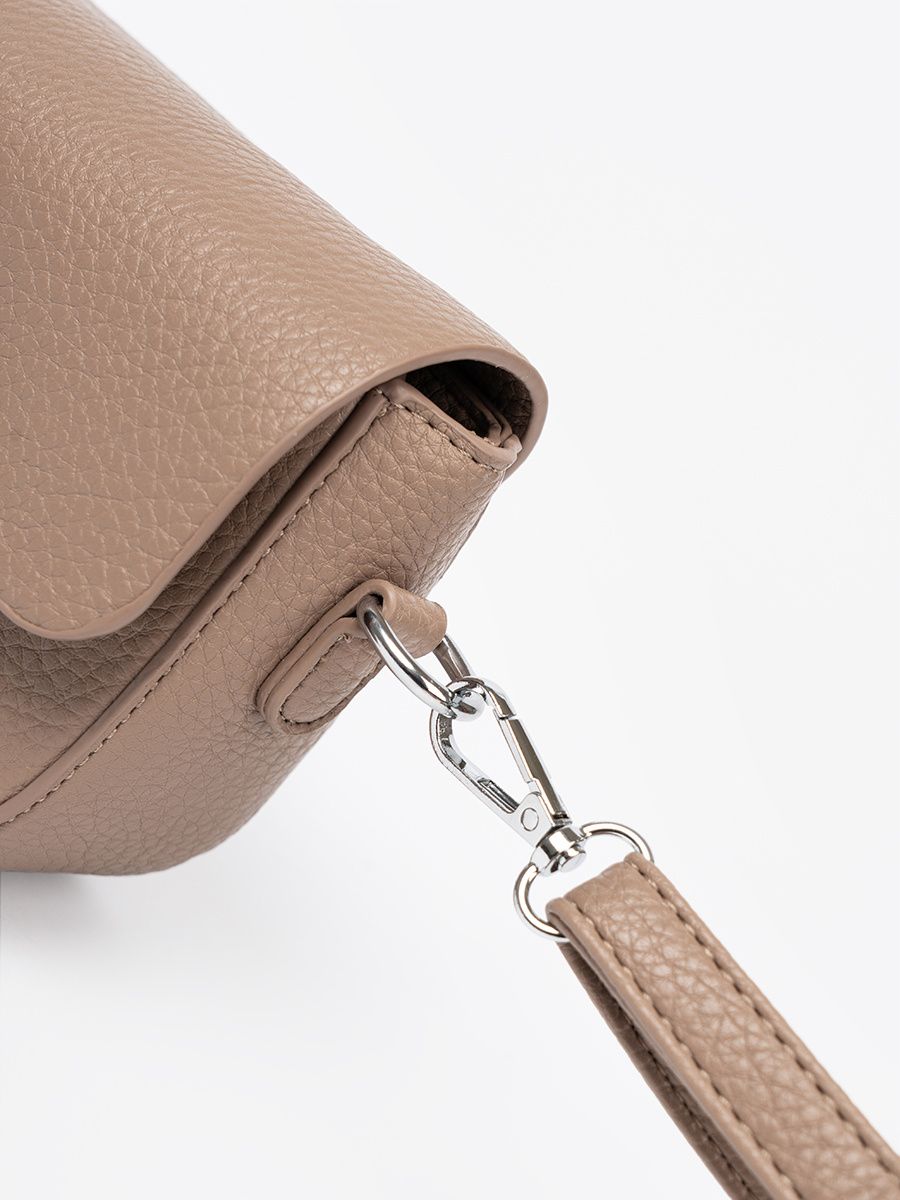 Beige Herz-Handtasche