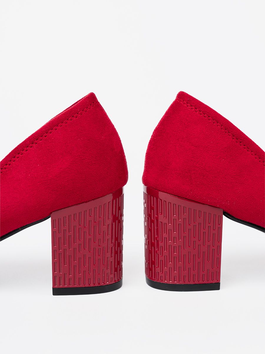 Elegante Pumps mit dekorativem Absatz