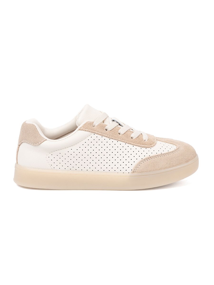 Helle beige durchbrochene Sneakers