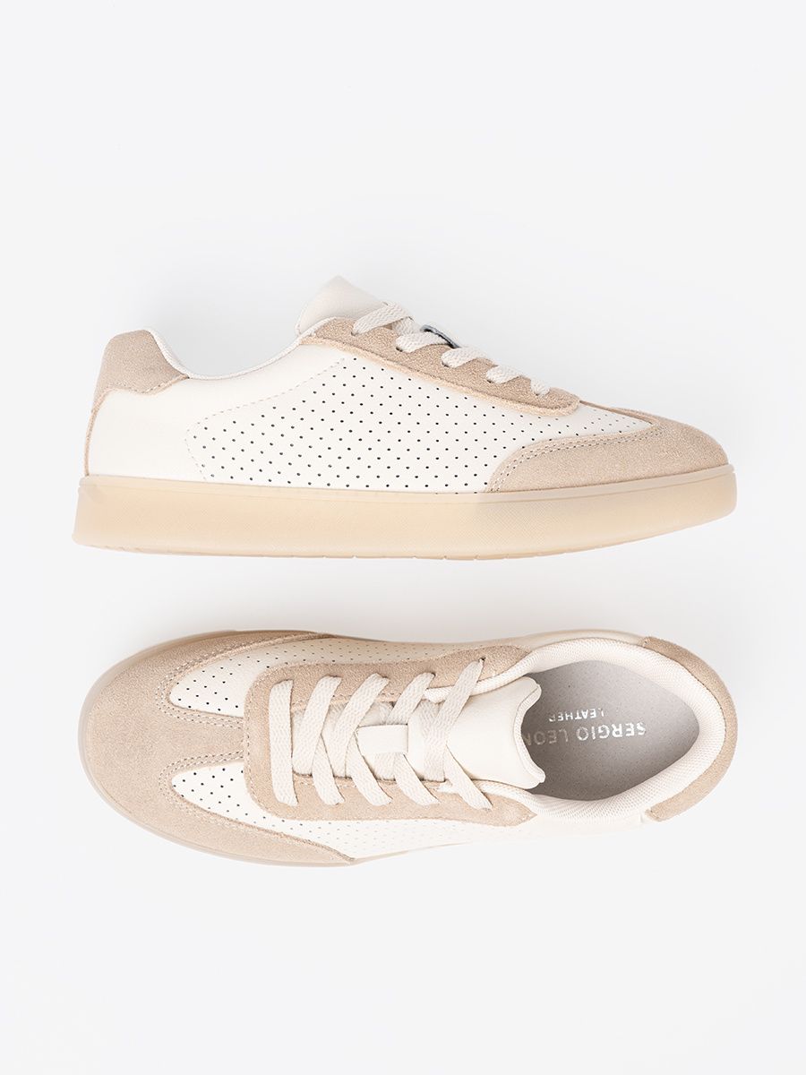 Helle beige durchbrochene Sneakers