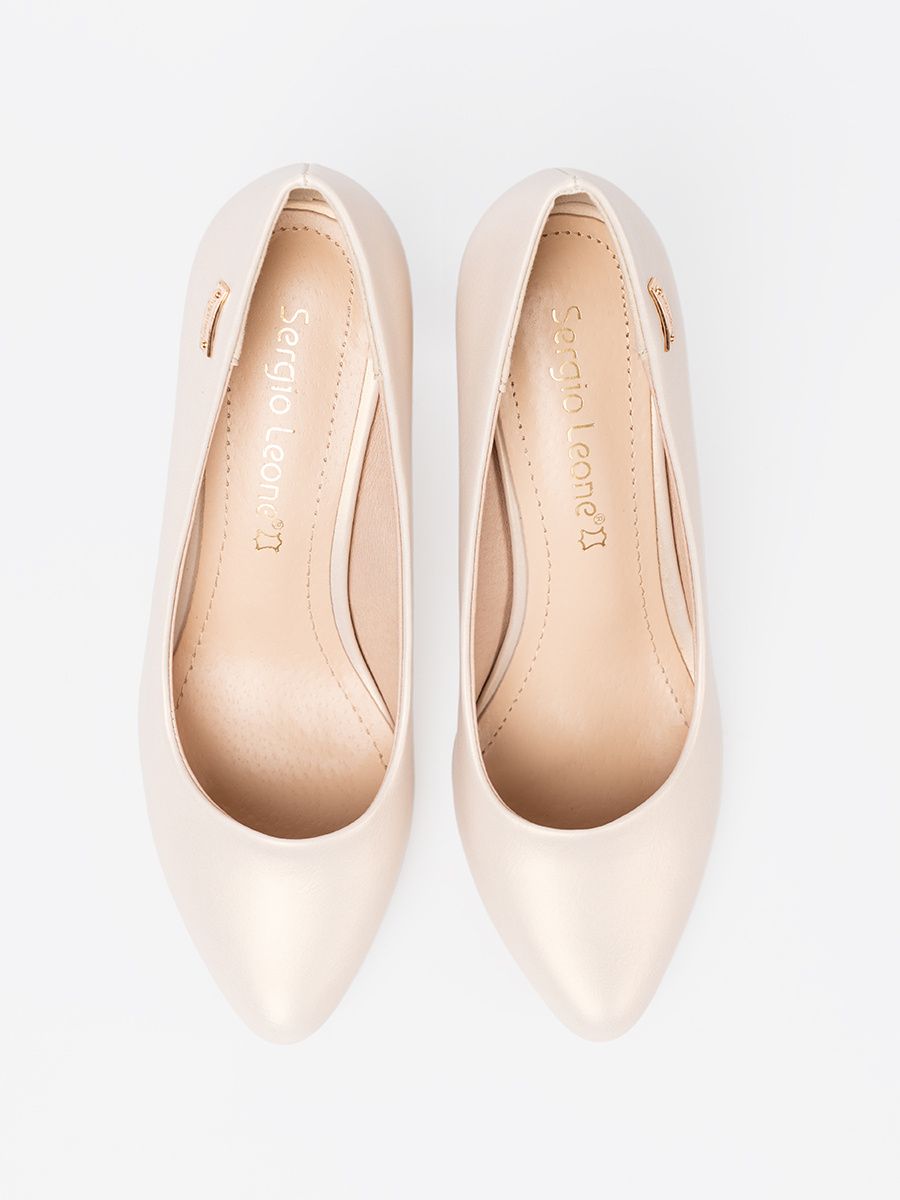 Beige Pumps auf Blockabsatz von Sergio Leone