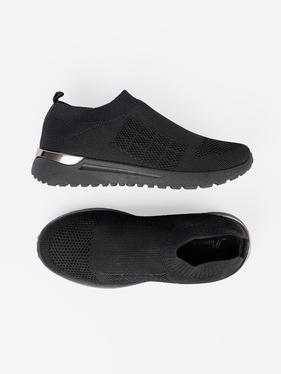 Schwarze sportliche Slip-On Sneakers mit textilem Obermaterial