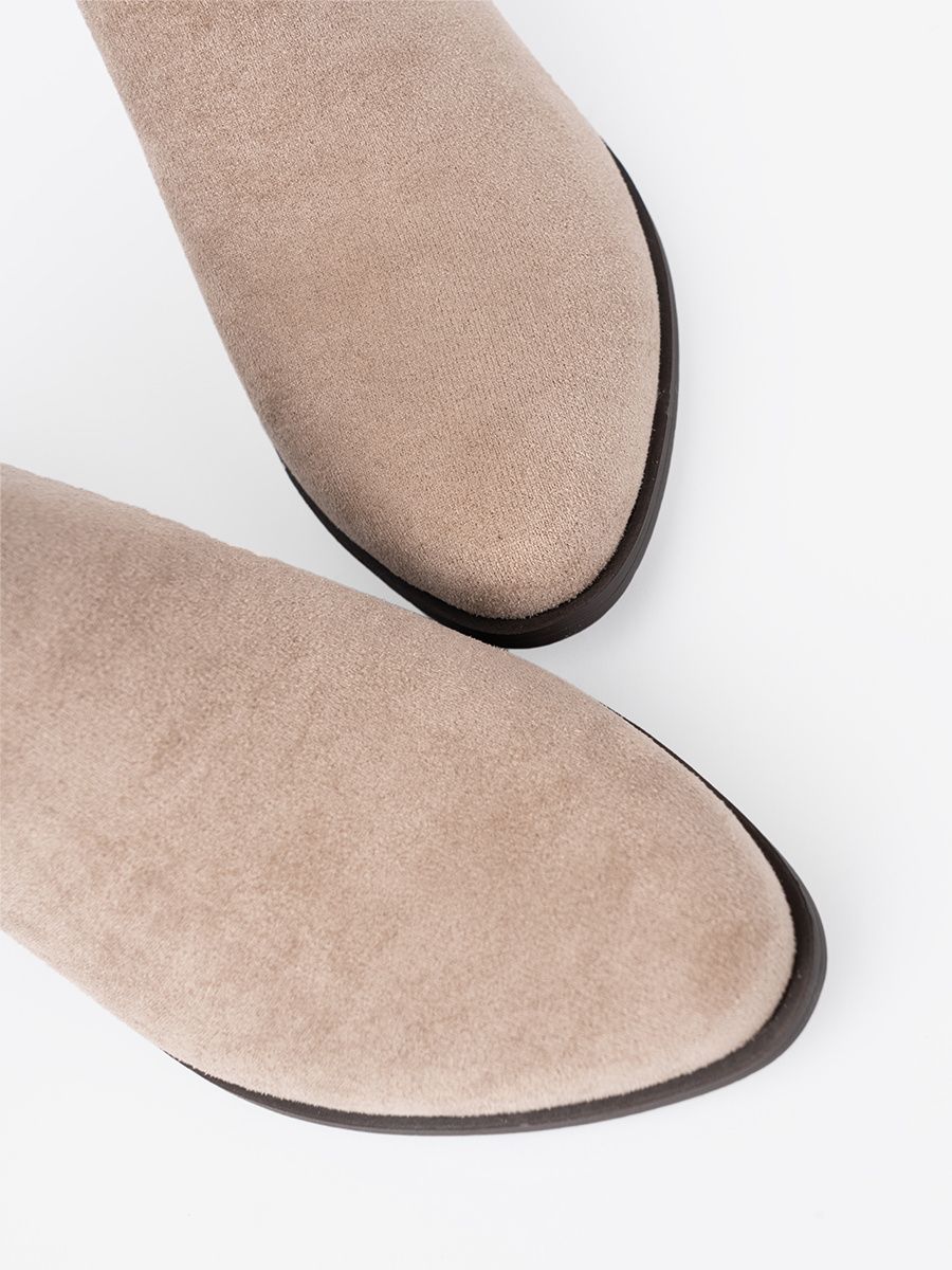 Beige Stiefeletten mit Ausschnitten