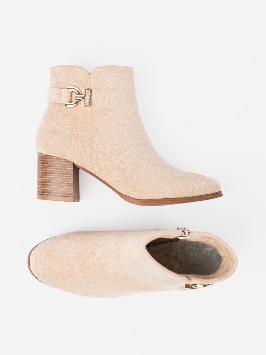 Elegante Stiefeletten in hellbeige