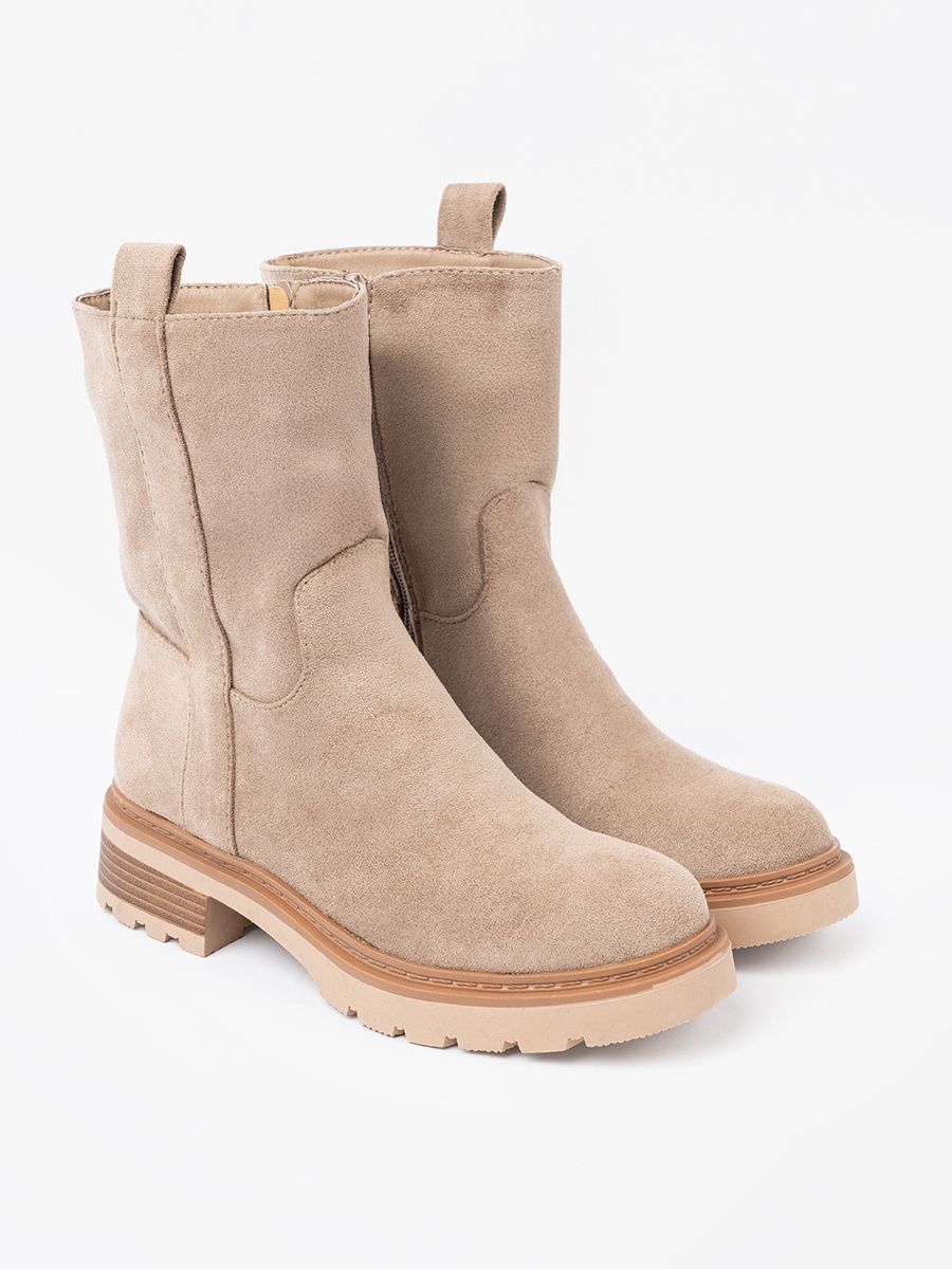 Minimalistische beige Stiefeletten aus weichem Wildleder