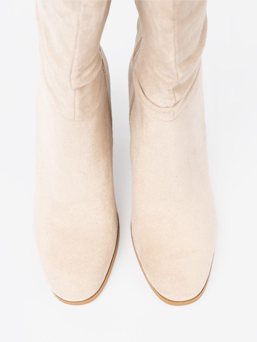 Helle beige Stiefeletten mit gerafftem Schaft