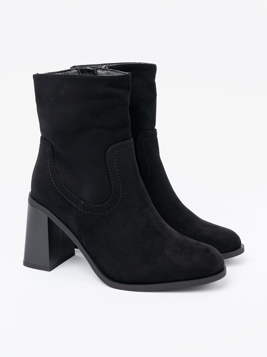Schwarze Stiefeletten mit Absatz