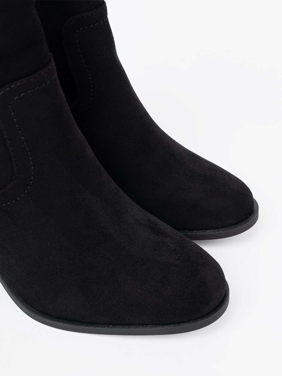 Schwarze Stiefeletten mit Absatz