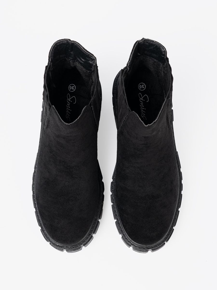 Stylische schwarze Stiefeletten mit Plateau