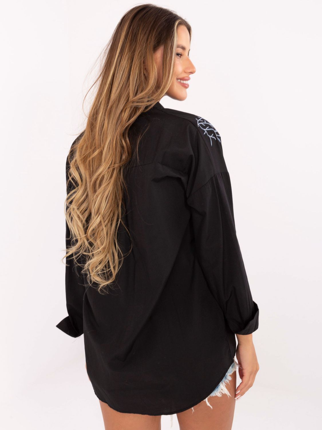 Schwarze Oversize-Bluse mit Knopfverschluss
