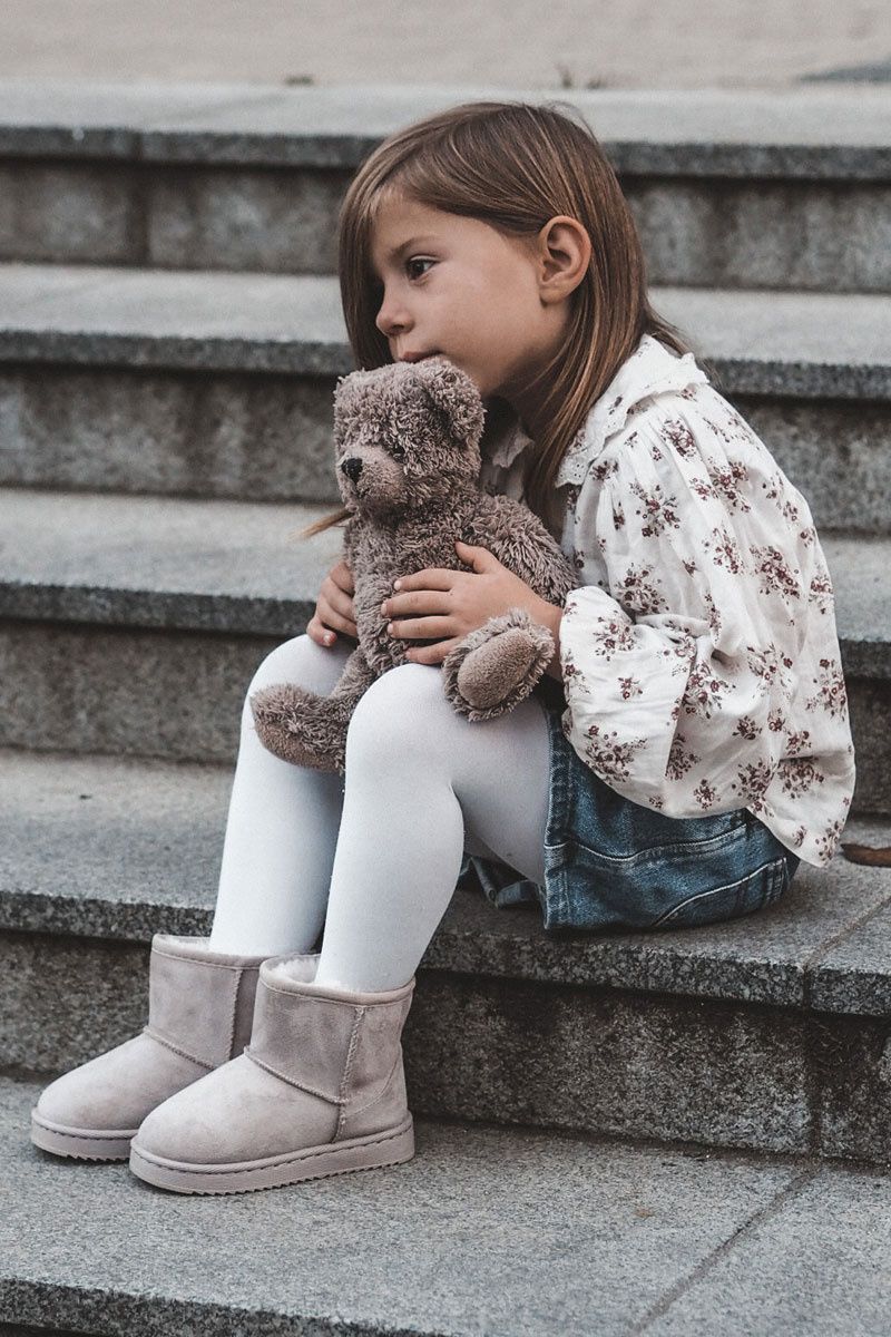Beige gefütterter Schneestiefel aus Wildlederimitat