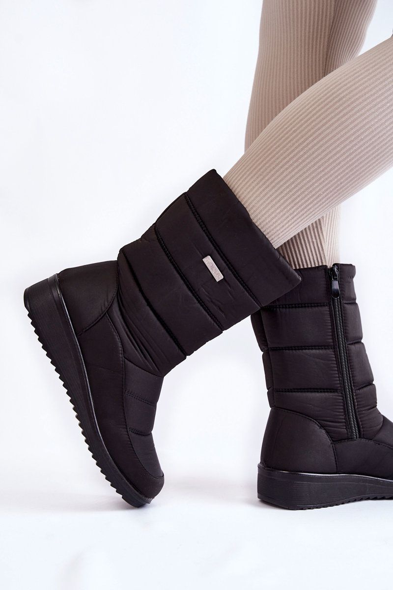 Gefütterte schwarze Schneestiefel mit Keilabsatz