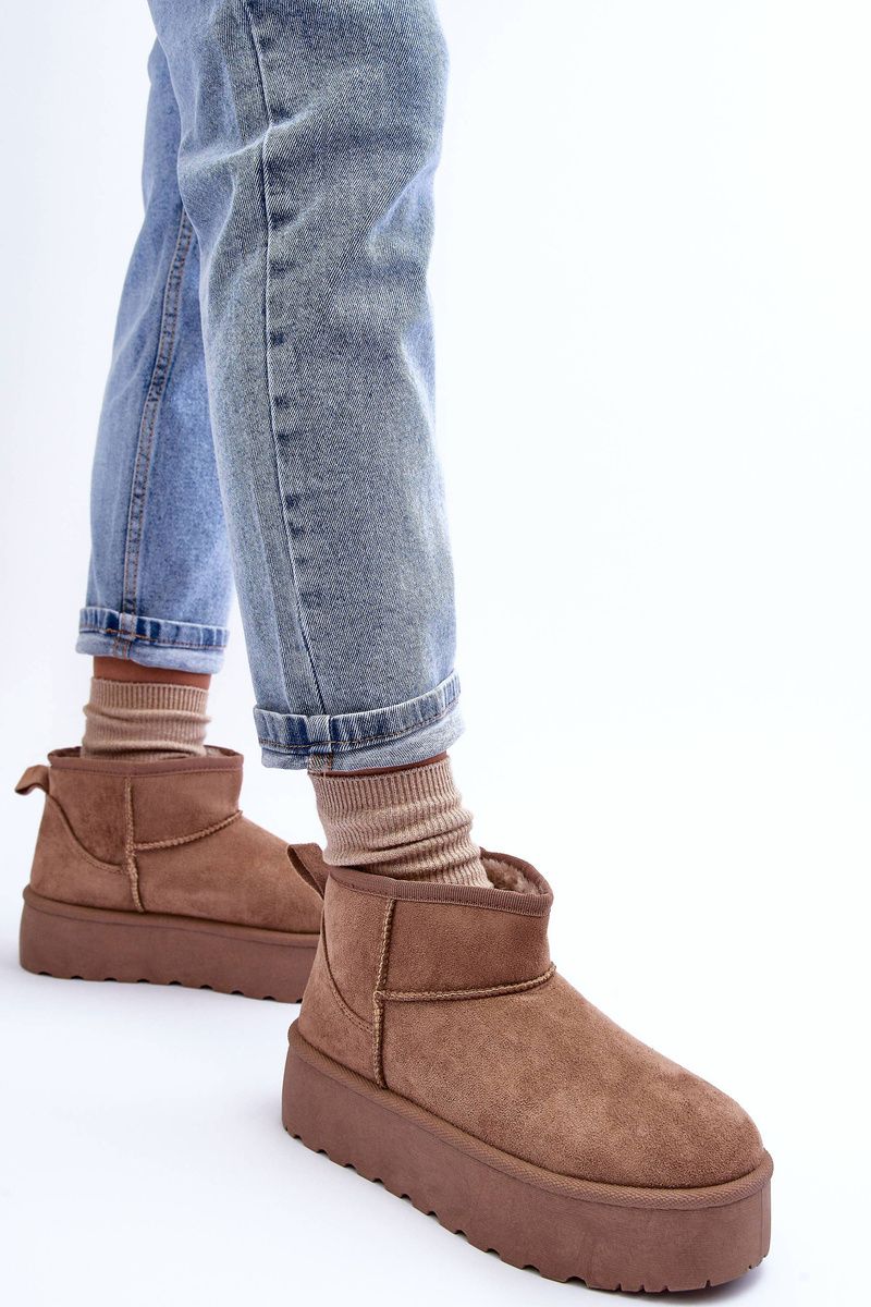 Beige Schneestiefel aus Veloursleder mit Plateau