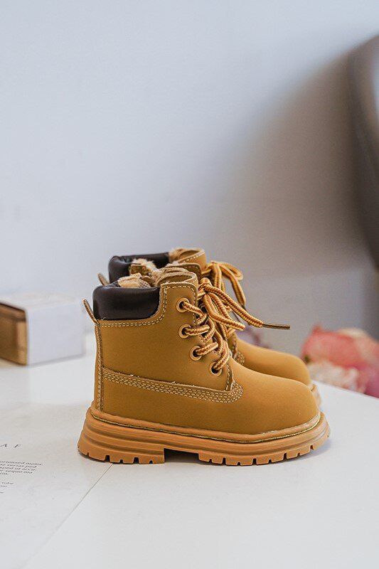 Gefütterte braune Stiefelette mit Reißverschluss