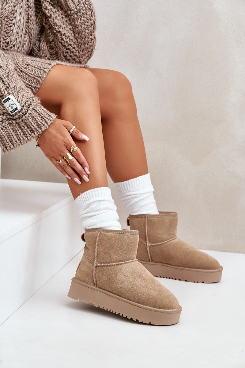 Beige Schneestiefel aus Veloursleder mit Plateau