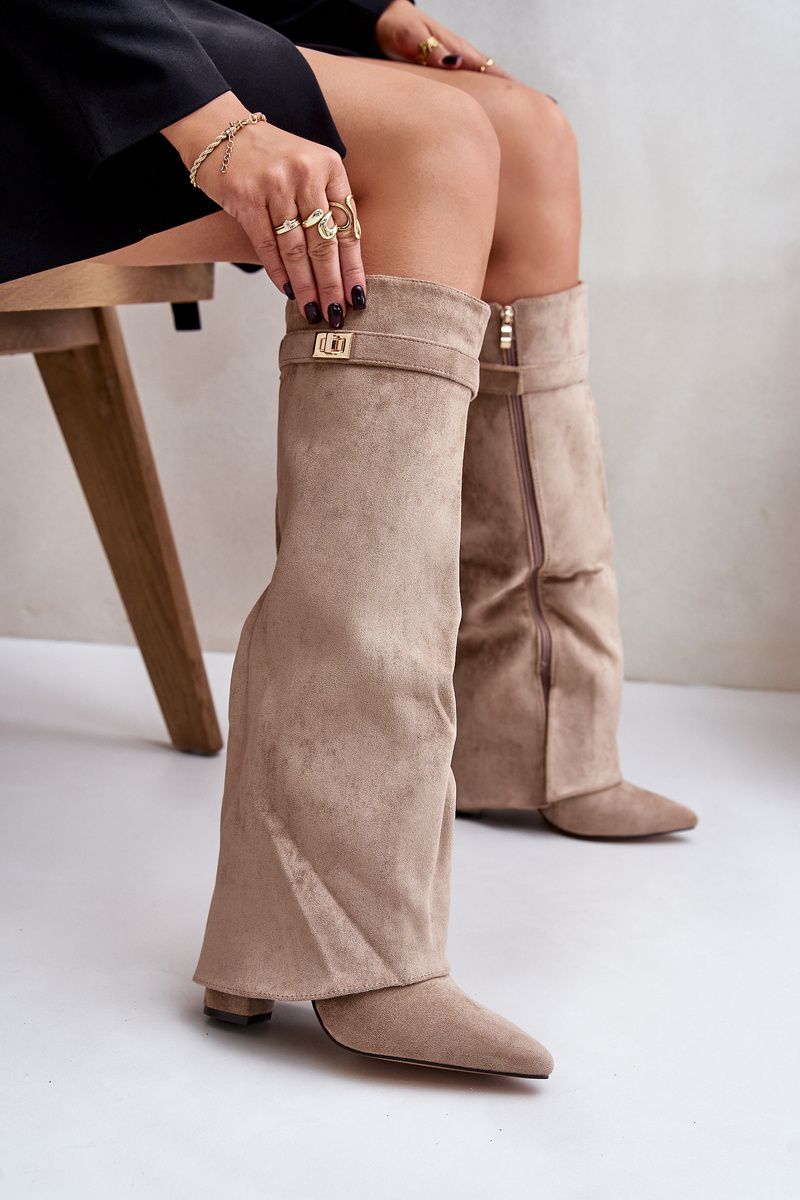 Beige Stiefel mit Blockabsatz und umgeschlagenem Schaft