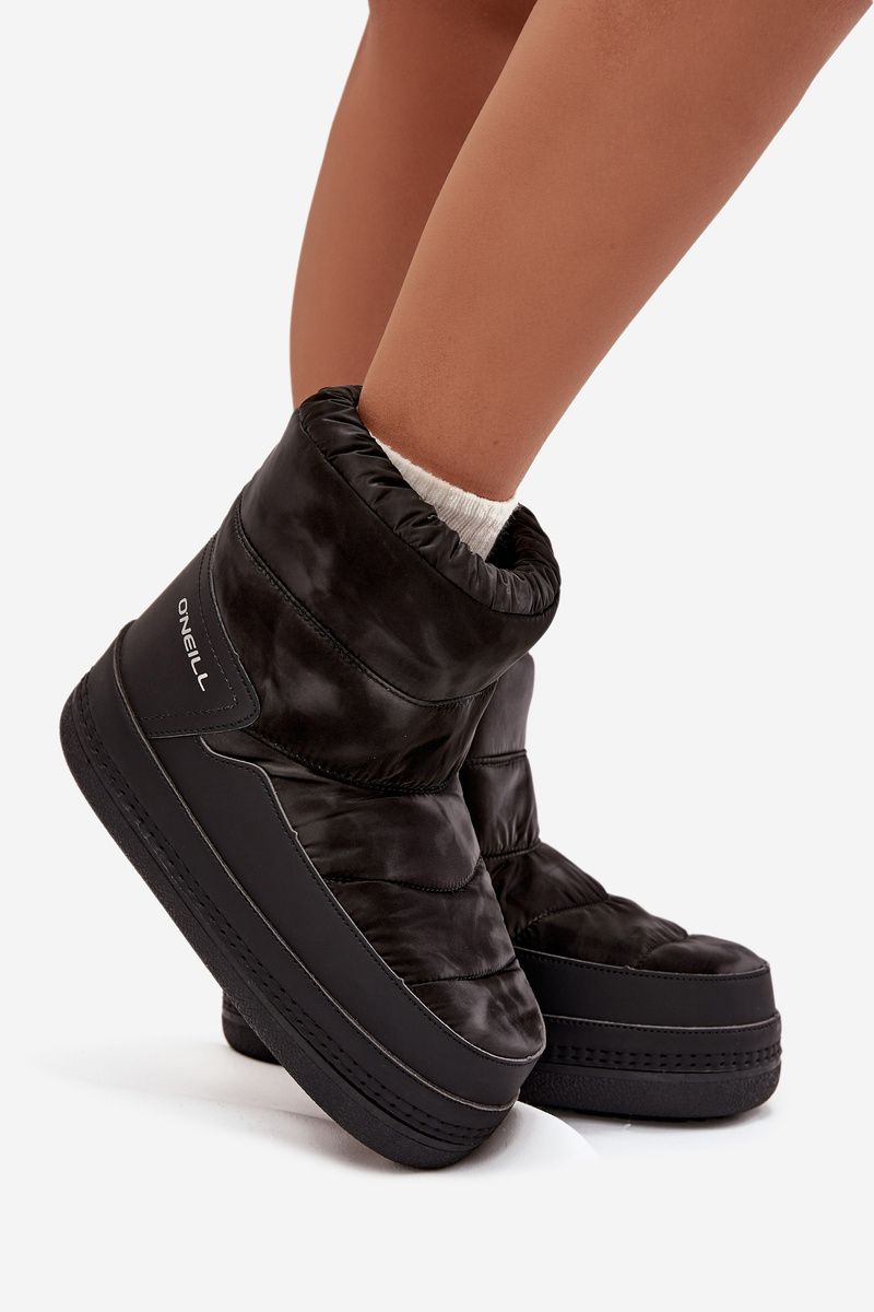 Schwarze Snowboots aus Kunstleder und Synthetik