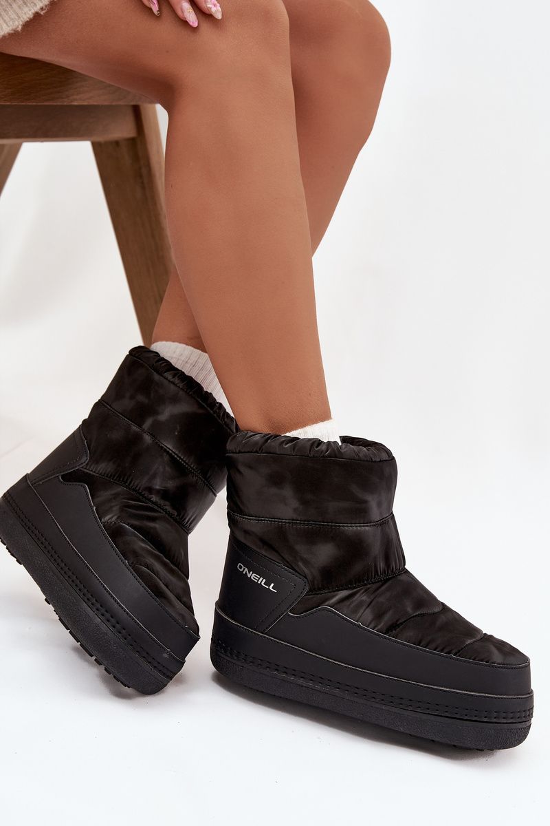 Schwarze Snowboots aus Kunstleder und Synthetik