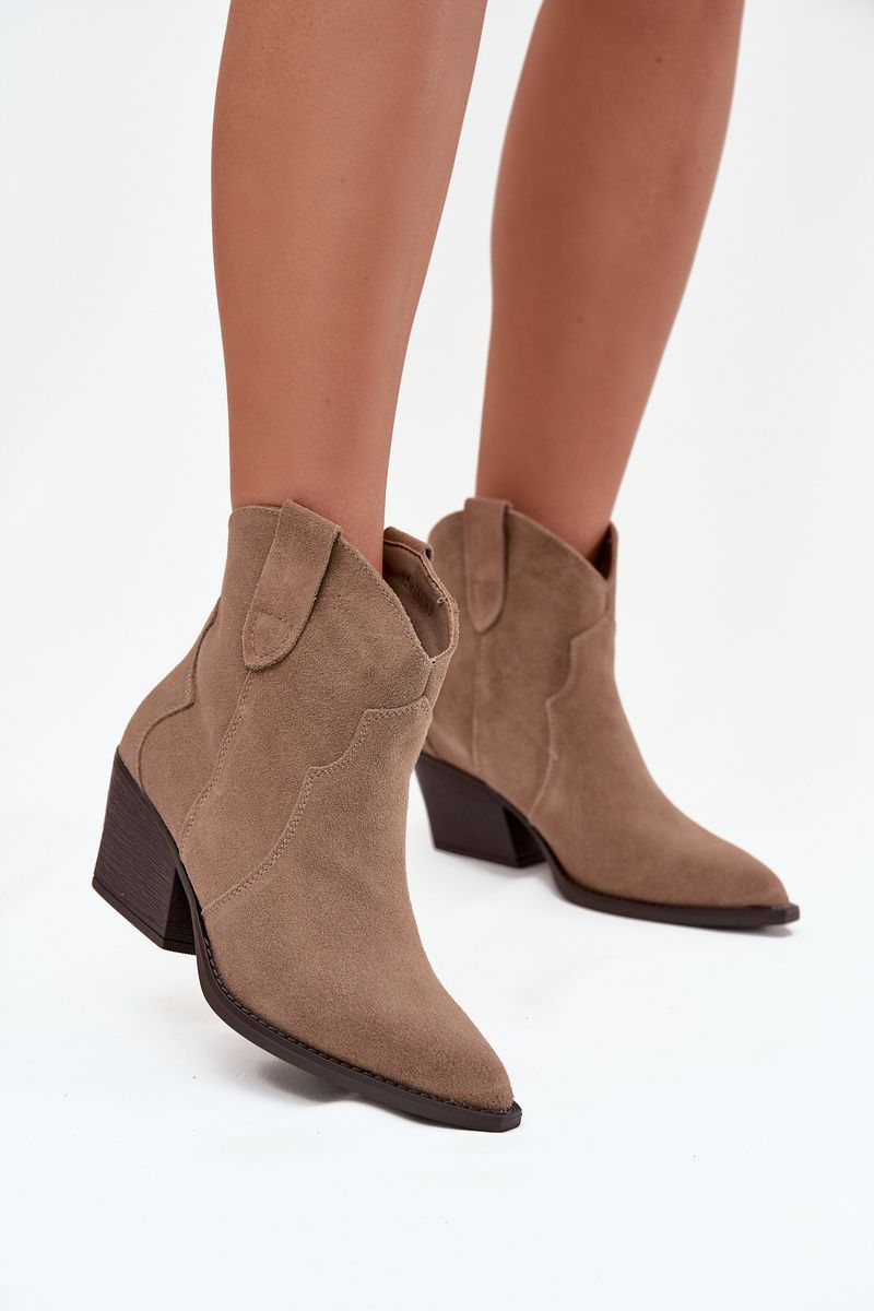 Beige Stiefelette aus Wildleder mit Blockabsatz