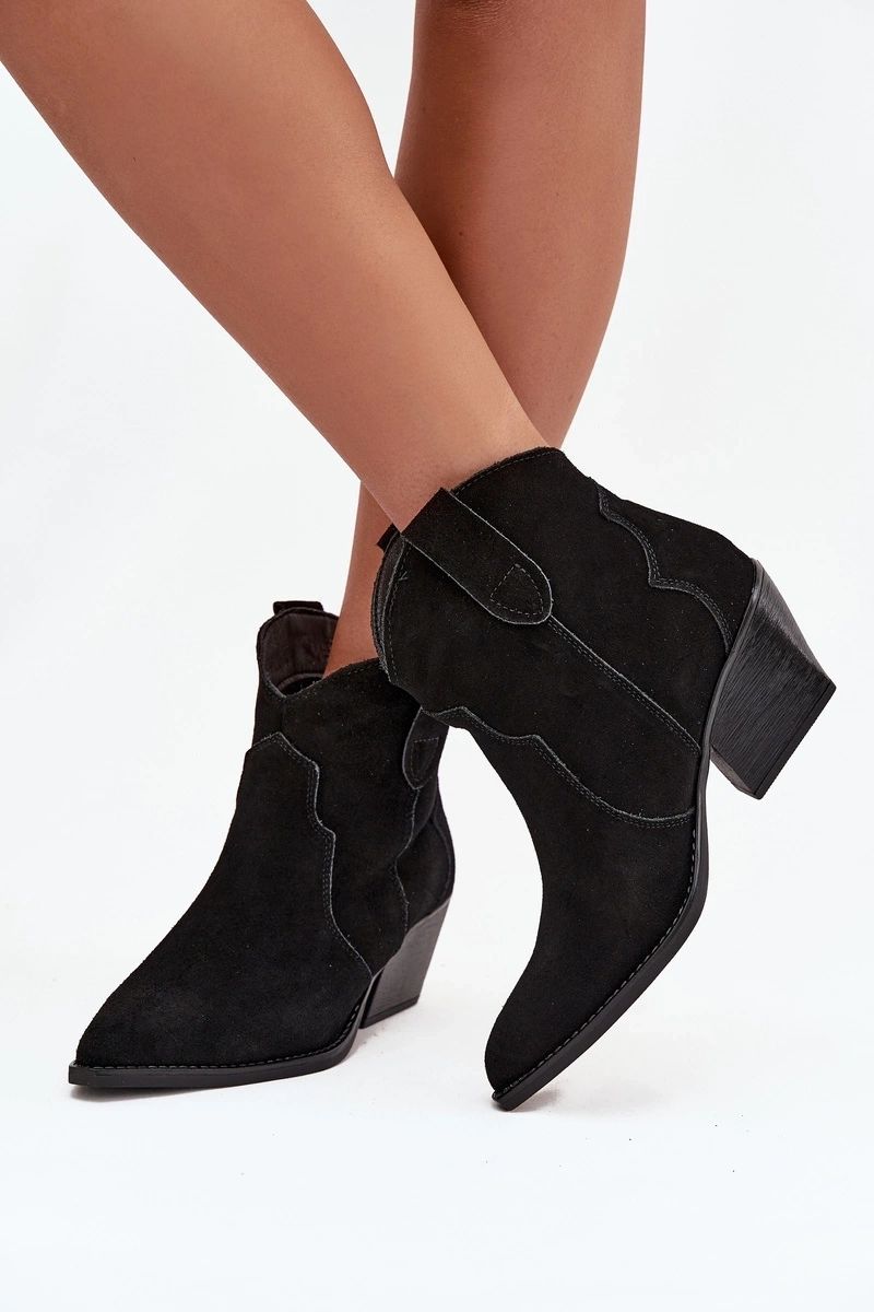 Schwarze Veloursleder-Stiefelette mit Blockabsatz