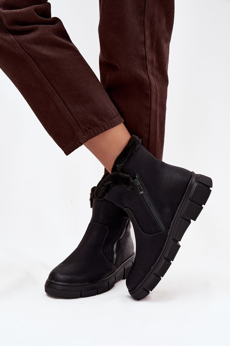 Schwarze Schneestiefel mit Kunstfell und Plateausohle