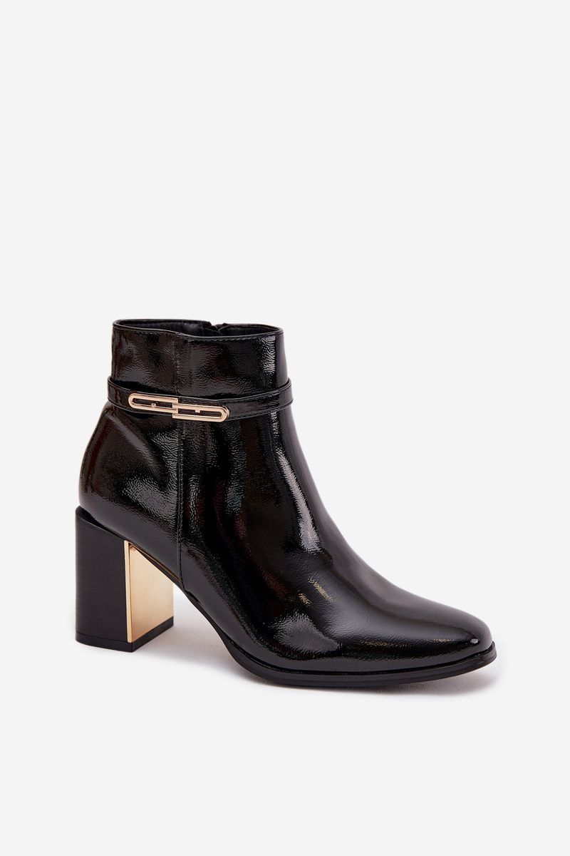 Lackierte Stiefelette mit Blockabsatz und Riemen – Schwarz
