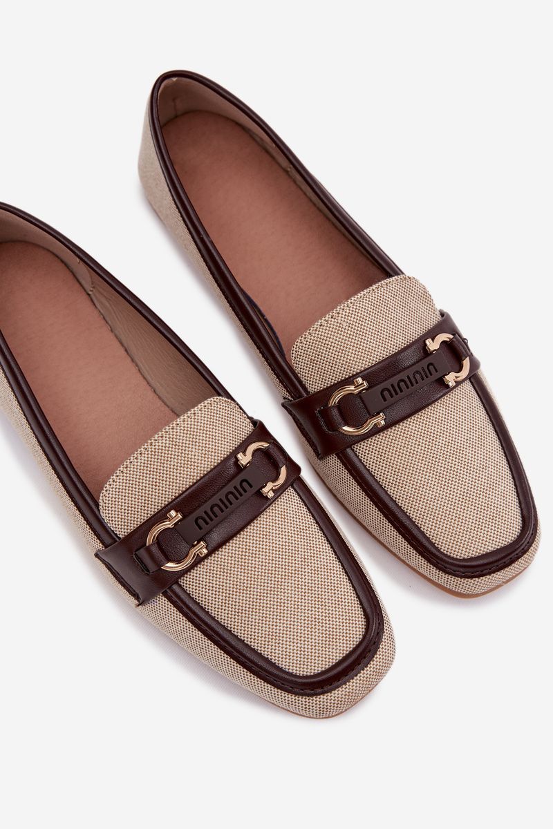 Braun-beige Mokassin aus Textil mit Zierelement