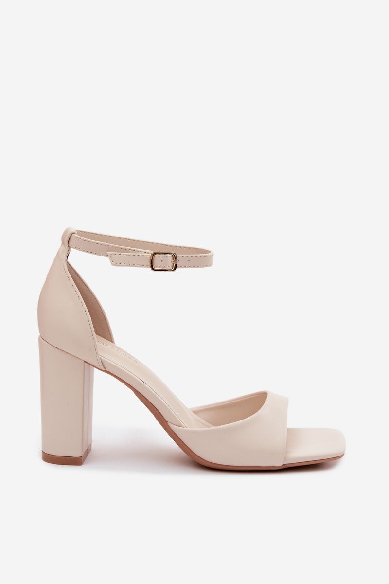 Beige Sandale mit Blockabsatz aus Kunstleder