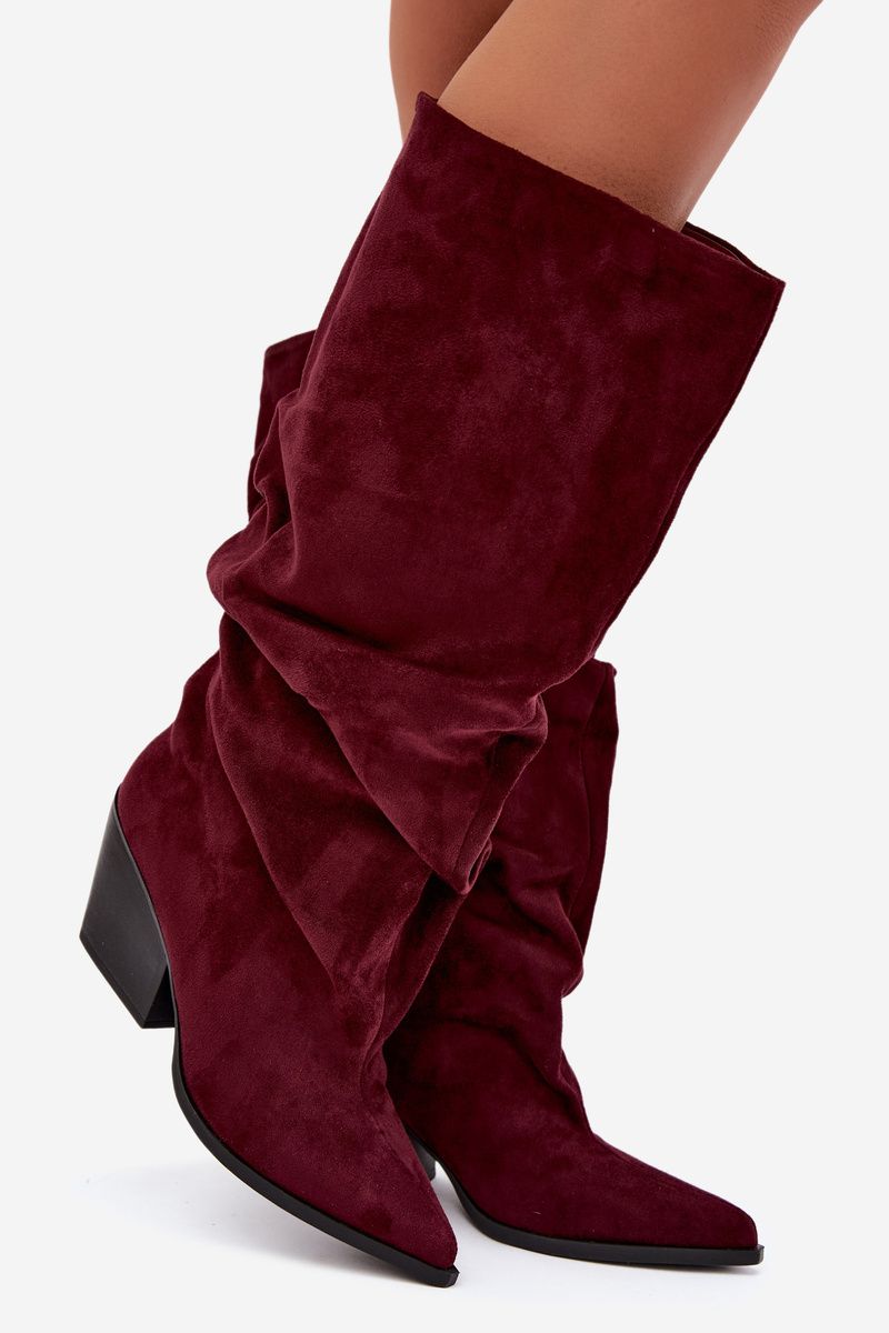 Bordeauxrote Stiefel aus Veloursleder mit gerafftem Schaft und Absatz