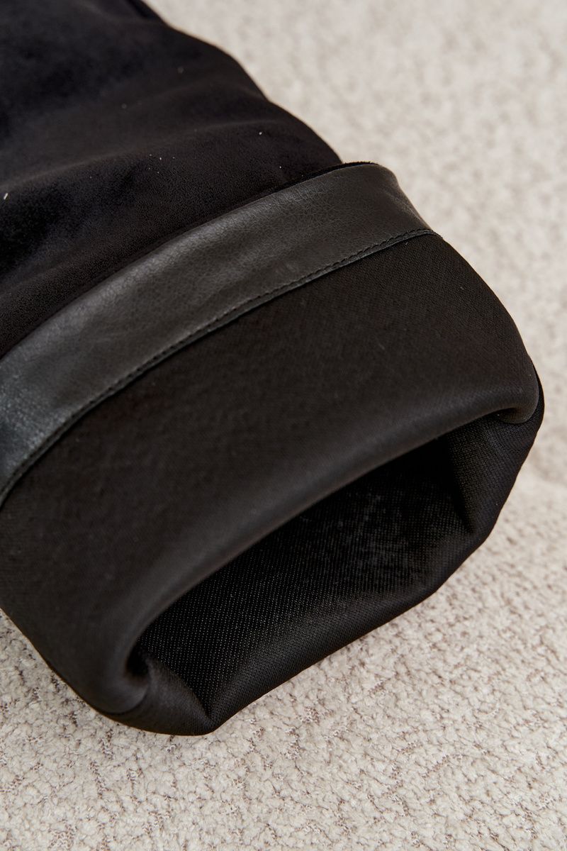 Schwarze Overknee-Stiefel aus Veloursleder mit Blockabsatz
