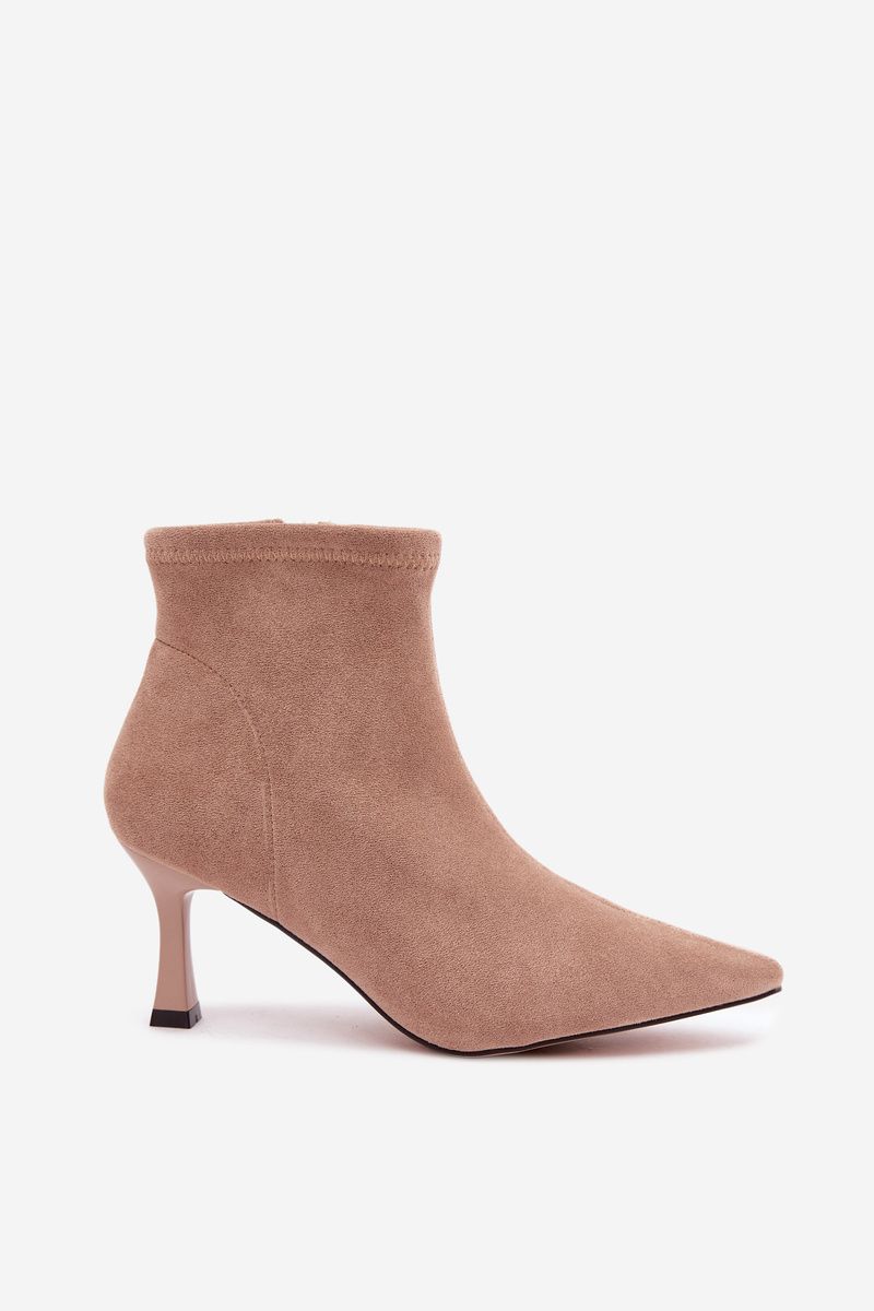 Beige Stiefelette mit schlankem Absatz und Ziernaht