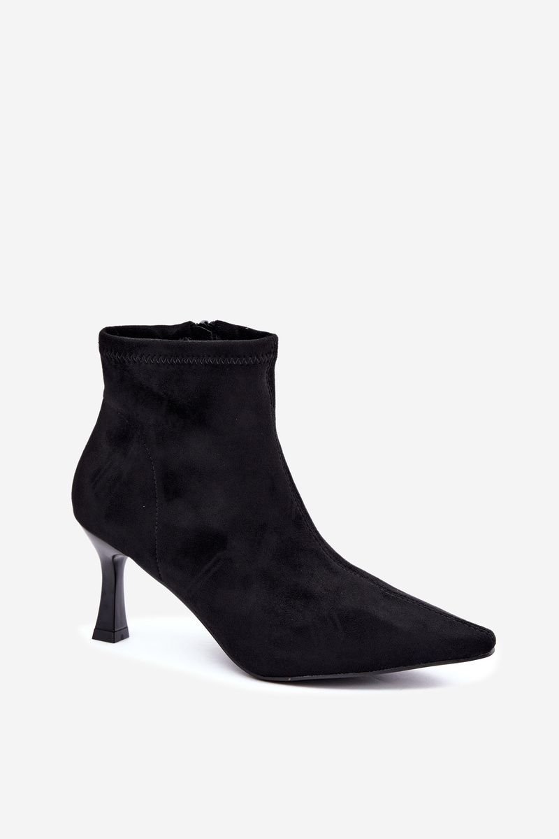 Schwarze Stiefelette mit schlankem Absatz und spitzer Kappe