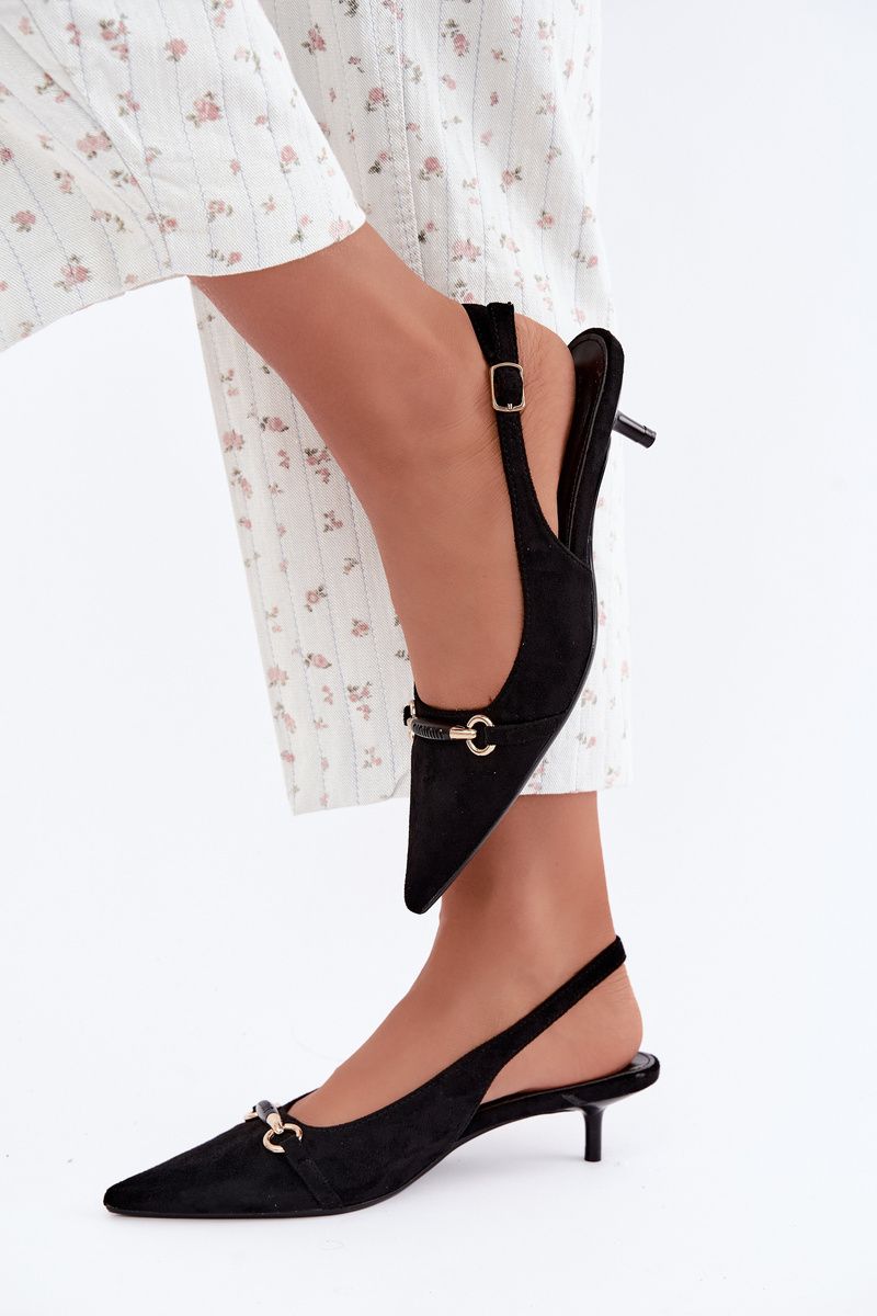 Schwarze Pumps mit offener Ferse und niedrigem Absatz