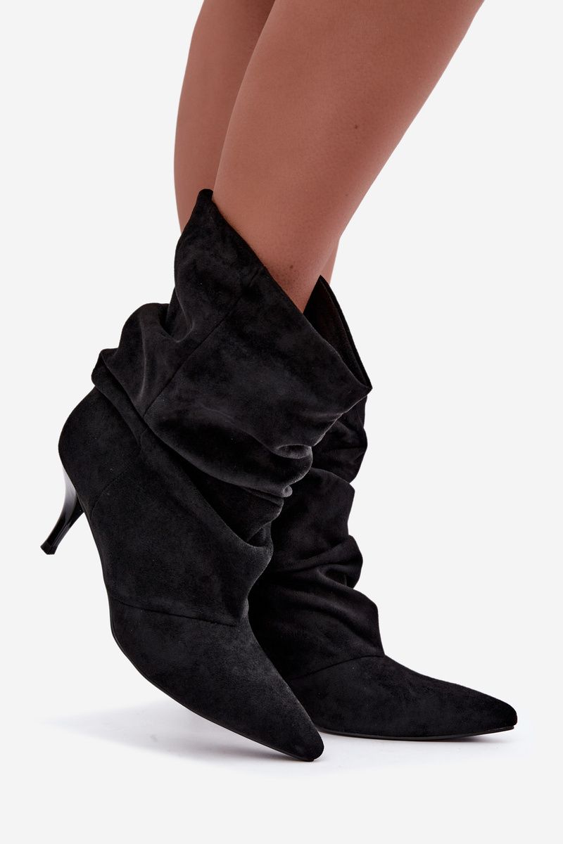 Schwarze Veloursleder-Stiefelette mit Stiletto-Absatz