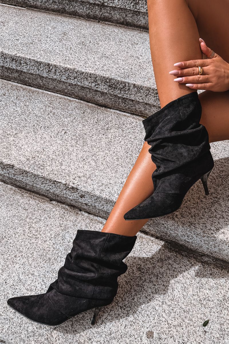 Schwarze Veloursleder-Stiefelette mit Stiletto-Absatz