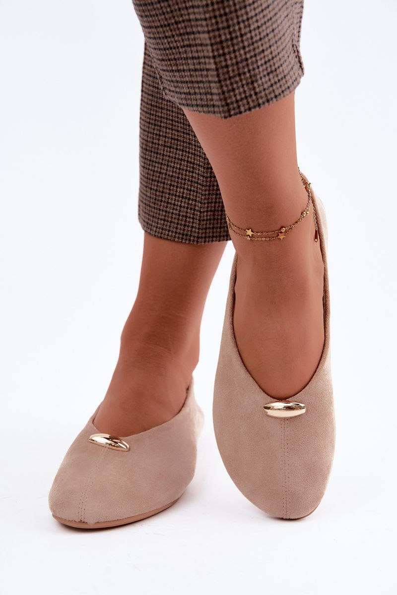 Beige Ballerinas mit goldenem Detail aus Wildlederimitat