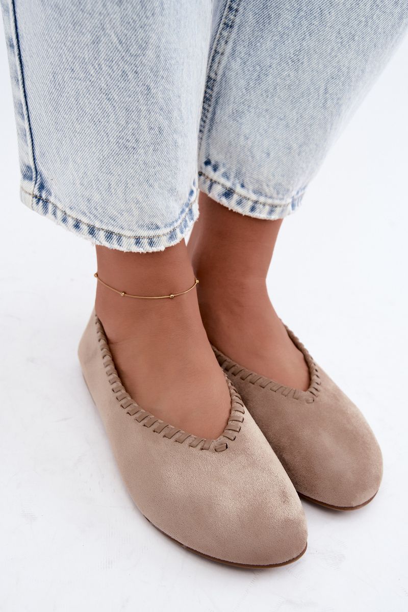 Beige Ballerinas mit geflochtenem Saum