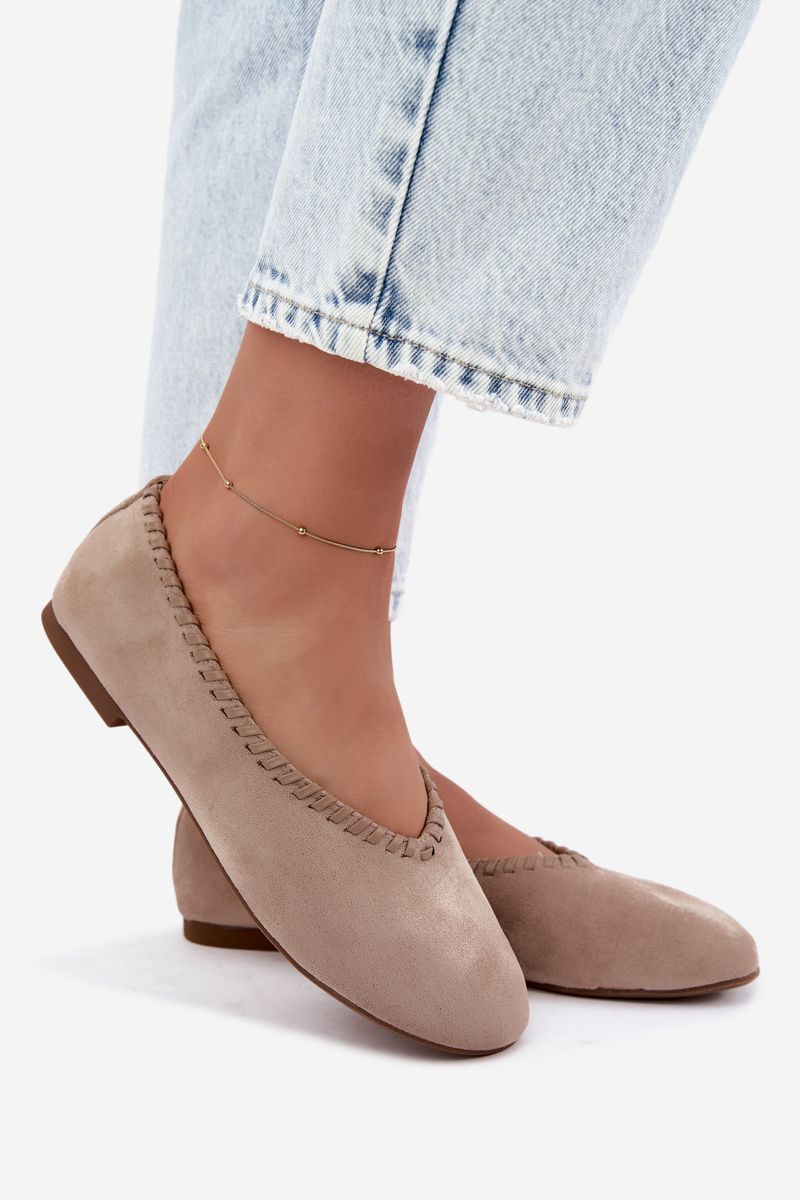 Beige Ballerinas mit geflochtenem Saum