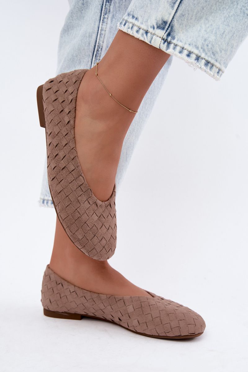 Geflochtene beige Ballerinas aus Kunstveloursleder