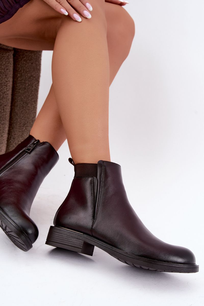 Gefütterte bordeauxrote Stiefelette aus Kunstleder mit flachem Absatz