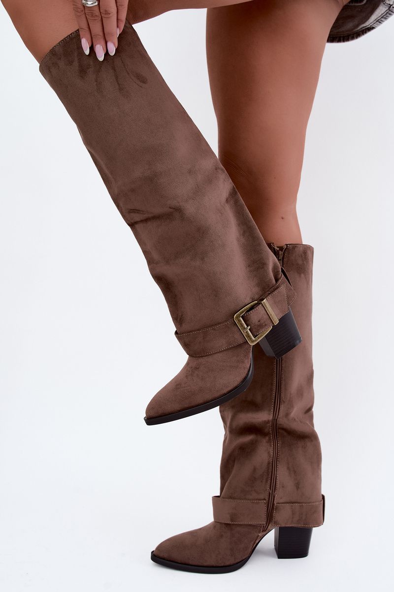 Stiefel mit Blockabsatz, umgeschlagenem Schaft und Schnalle, beige