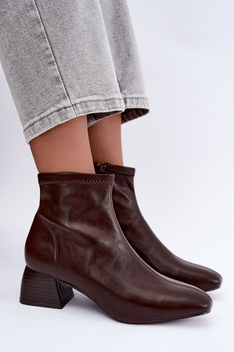 Stiefelette mit Blockabsatz aus Kunstleder, braun