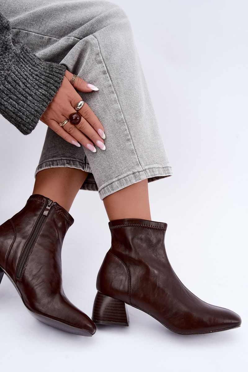 Stiefelette mit Blockabsatz aus Kunstleder, braun