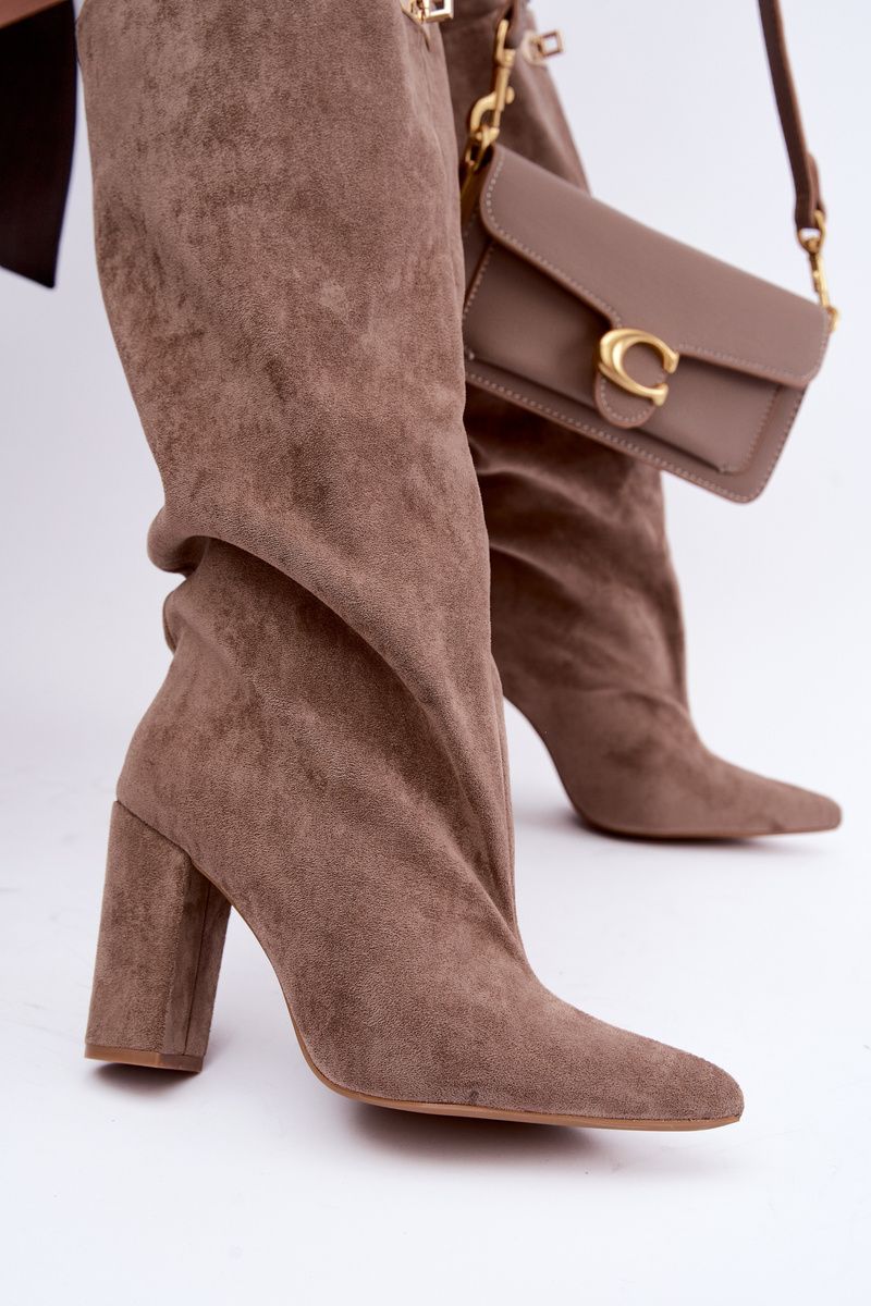 Gefütterte Overknee-Stiefel aus Velourslederimitat mit doppeltem Schaft und Blockabsatz in Beige