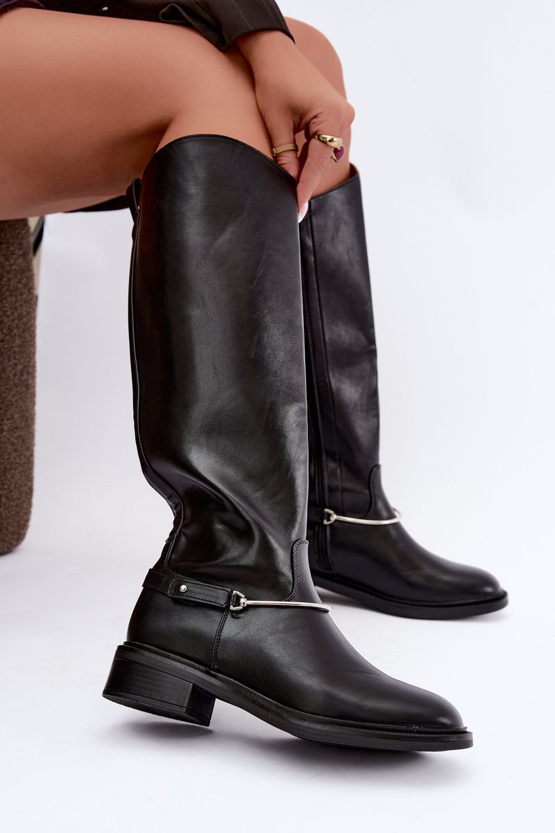 Schwarze Overknee-Stiefel mit dekorativem Riemen und flachem Absatz