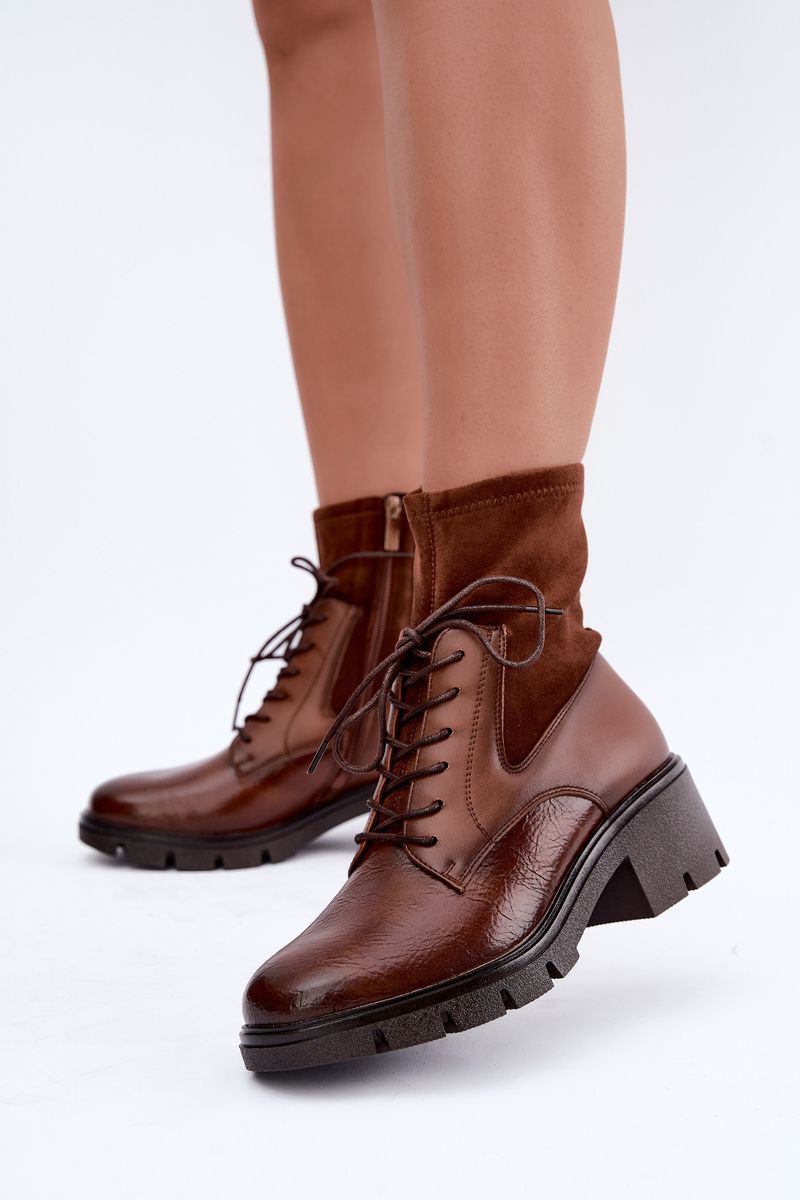 Braune Stiefelette mit Blockabsatz aus Kunstleder
